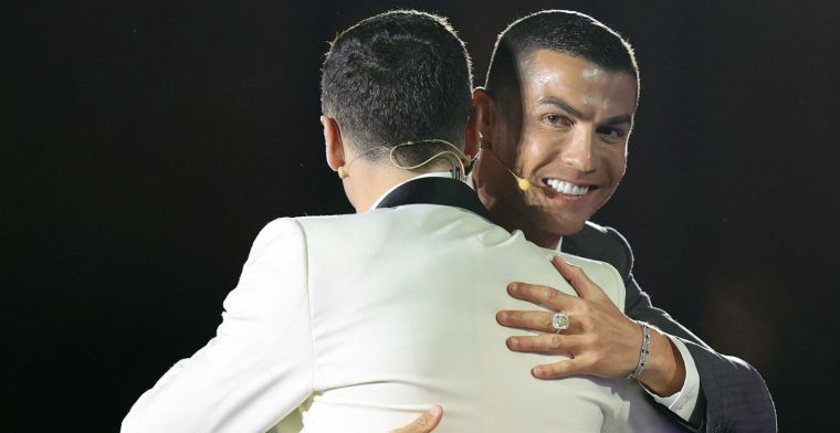 Prijzenregen in Dubai: Ronaldo verkozen tot beste speler van 21ste eeuw tot nu toe