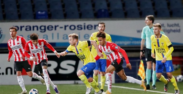 Cambuur roept slechte serie een halt toe tegen PSV-talenten en blijft koploper