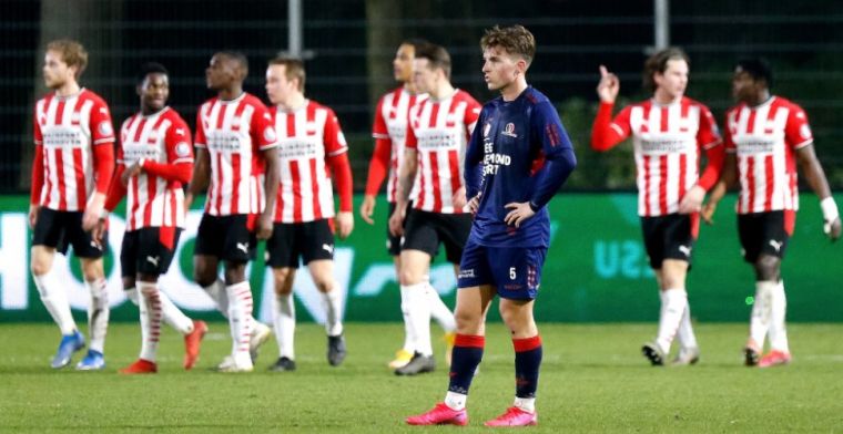 Jong PSV en Helmond in evenwicht, Jong Ajax geeft winst uit handen na bizar slot