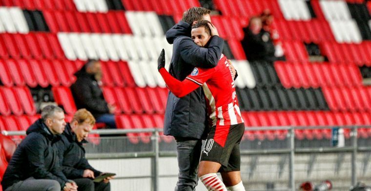 'Ihattaren belooft Schmidt en PSV beterschap, ook woede Raiola weer wat gezakt'