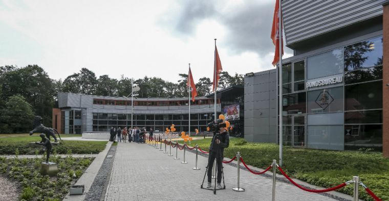 KNVB baalt van Rutte: 'Onnodig, we zijn hiermee onvoldoende geholpen'