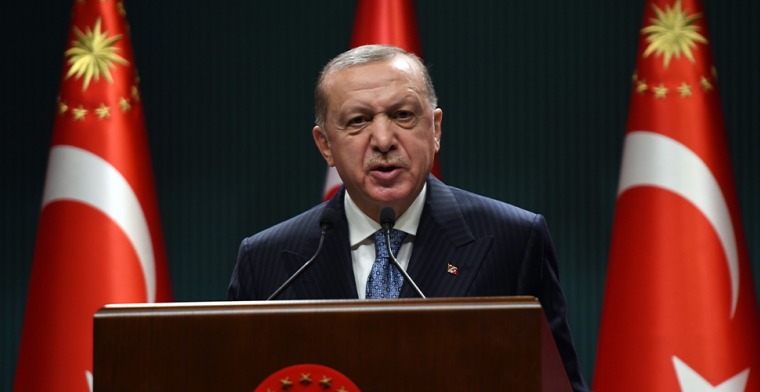 Erdogan meldt zich telefonisch in kleedkamer Turkije na stuntzege op Oranje