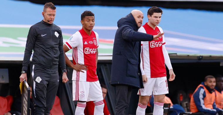 De Boer verrast door 'aparte' wissel bij Ajax: 'De gouden pik van Ten Hag'