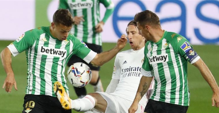 Spaanse titelstrijd blijft onverminderd spannend na uitglijder van Real Madrid