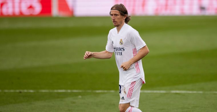 Transfernieuws uit Madrid: 35-jarige Modric tekent bij en gaat decennium vol maken