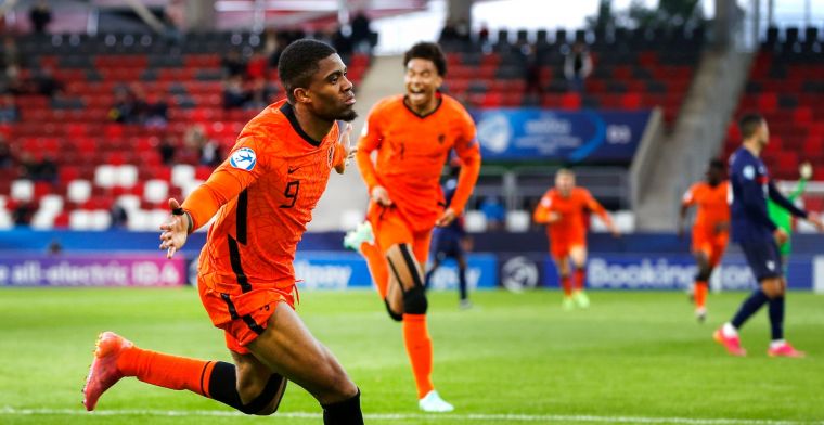Boadu blij met Van de Looi na goals bij Jong Oranje: 'Fijn dat je me liet staan'