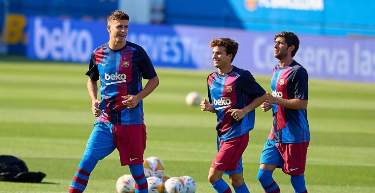 Buitenspel: Piqué gaat viral met reactie op Barça-foto, Van Persie ligt dubbel