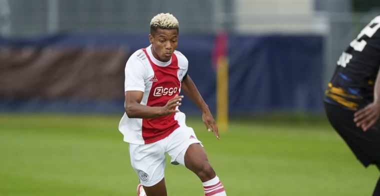 Overmars voorspelt Ajax-vertrek: 'Nu rustig, maar daar gaat wel wat gebeuren'