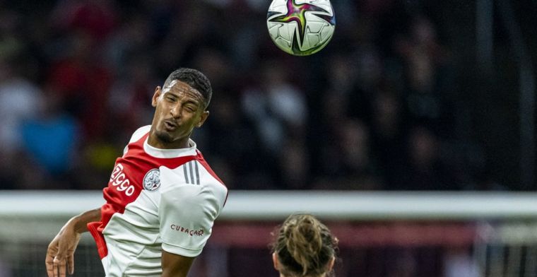 Van der Vaart buigt zich over spitspositie Ajax: 'Ik vind hem beetje tegenvallen'