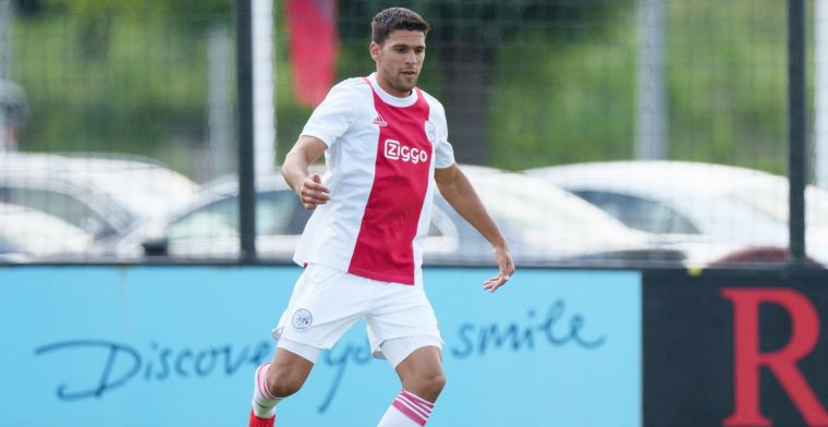 Ajax laat 'superprof' weer gaan: 'Andere kwaliteiten dan meeste Ajax-verdedigers'