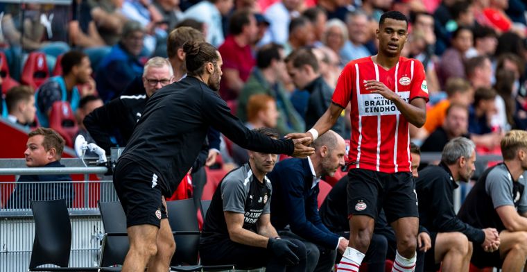 Gakpo reageert op bekritiseerde wissel tijdens PSV - Feyenoord: 'Ik snap het'