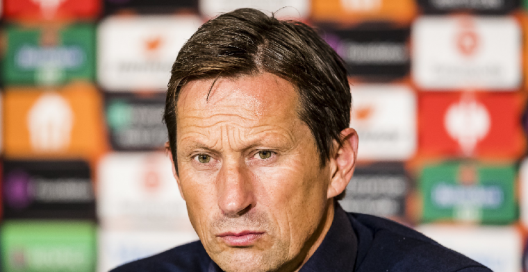 PSV-trainer Schmidt verklaart verrassende opstelling tegen Feyenoord