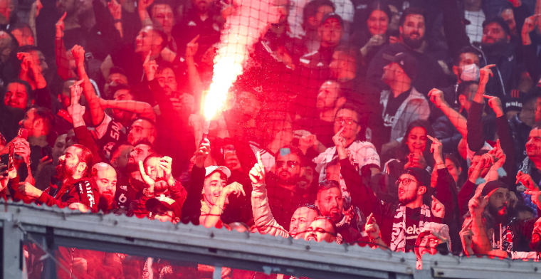 Supporters Besiktas gooien met vuurwerk, vak met Ajax-fans wordt ontruimd