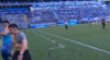 Bizarre beelden uit Brazilië: Grêmio-fans bestormen veld en slopen VAR-installatie