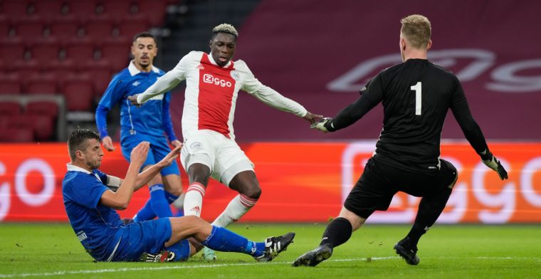 Ajax bekert door vier treffers verder na debutantenbal tegen Barendrecht