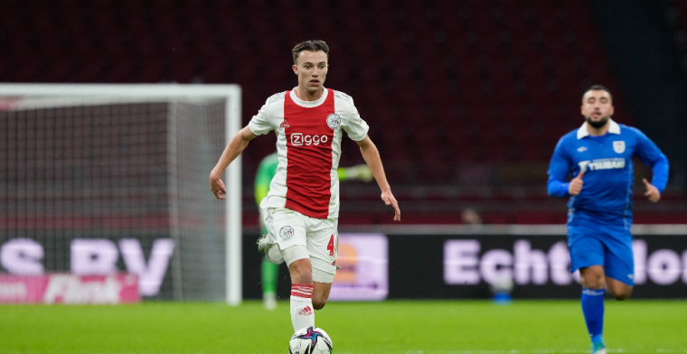 Ajax-talent laat zich zien: 'Eerder een doorbraak als rechtsback'