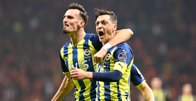'Özil geeft twintig miljoen euro uit en wordt eigenaar van Turkse voetbalclub'