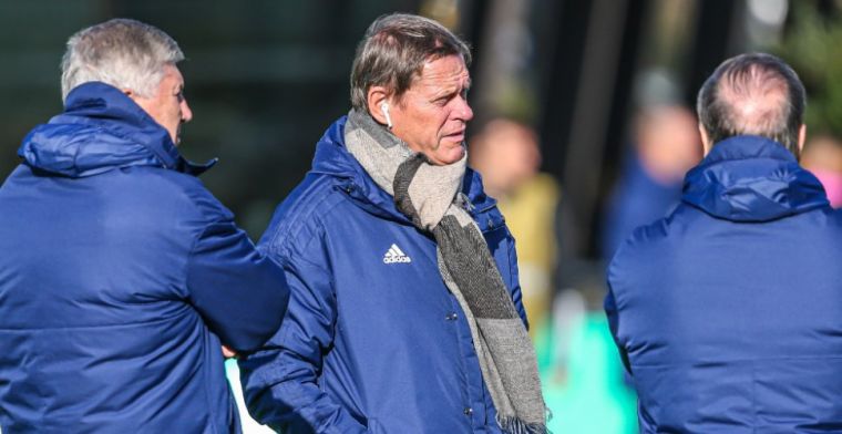 VI verklaart Feyenoord-zoektocht naar middenvelder: Arnesen wil Slot 'helpen'