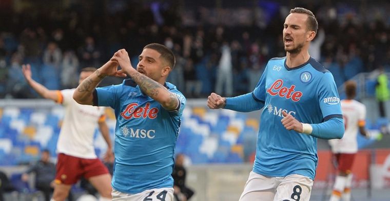 Dure misstap voor Napoli in titelstrijd: Roma pakt in blessuretijd een punt