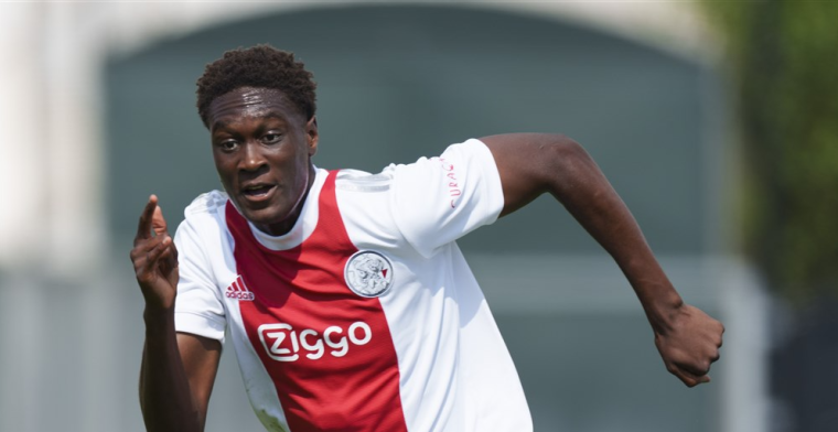 Ajax wil niet door met achttienjarig talent: 'Ik verlaat de club als jongeman'