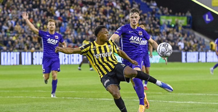 Openda is weer goud waard: Vitesse wint eerste duel van AZ