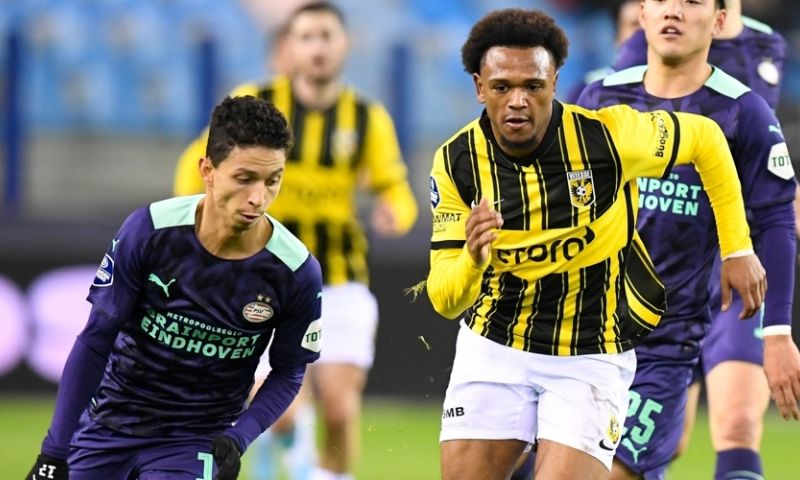 Openda sluit extra Eredivisie-seizoen niet uit: "PSV zou mooi kunnen zijn"