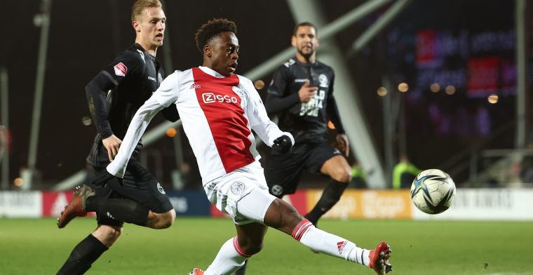 Ajax legt zeventienjarige jeugdspeler vast: 'Wil spelen als Neymar en Ronaldinho'