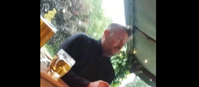 Man United-CEO stiekem gefilmd in pub: 'Geld speelt geen rol voor Frenkie de Jong'