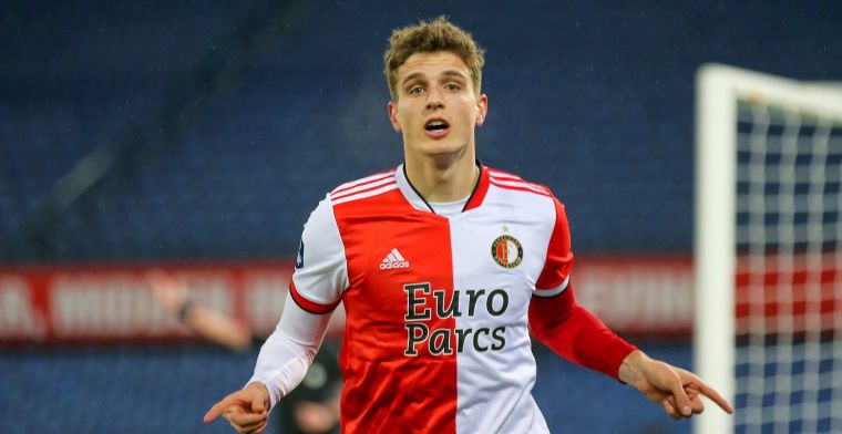 'Til in Eindhoven voor keuring: PSV troeft Feyenoord en Van Bommel af'