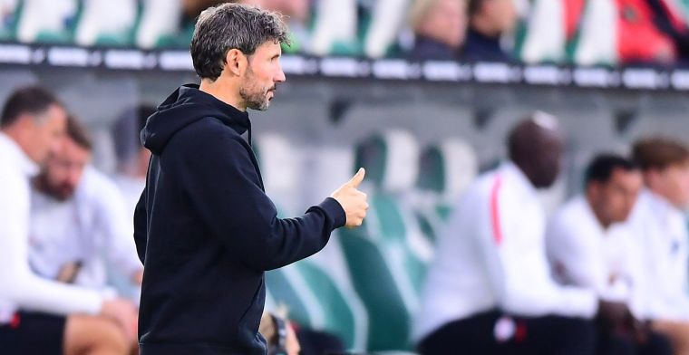 Van Bommel voelt geen druk door PSV- en Wolfsburg-exit en is blij met 'ongeduld'