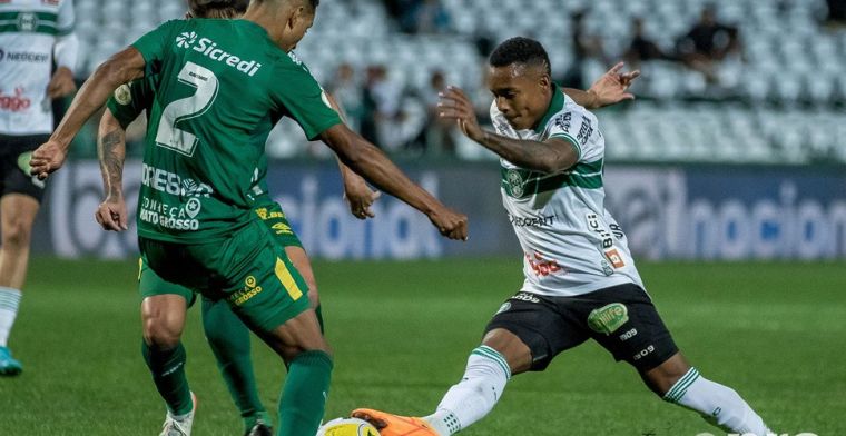 'Feyenoord laat oog vallen op Idrissi-concurrent: interesse in Braziliaan'