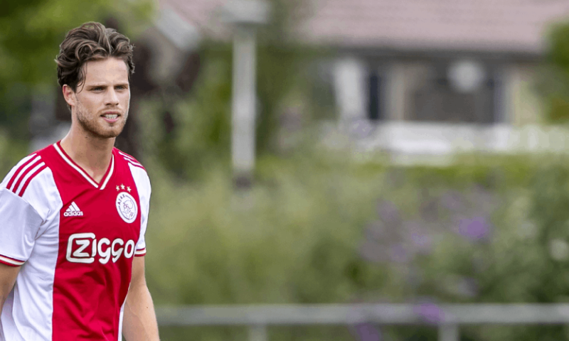 Pierie blijft bij Ajax: "Een half jaar volle bak in mezelf investeren"