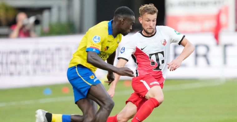 Bangura gaat in op Feyenoord-interesse: 'Ga mezelf niet vergelijken met Malacia'