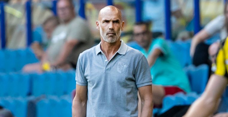 Letsch grijpt hard in bij Vitesse: drie spelers naar de bank verwezen