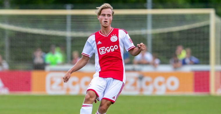 Warmerdam maakt eerste goals voor Jong Ajax: 'Speel liever op het middenveld'