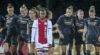 Ajax reageert na kritiek op te kleine doelen: 'We betreuren dit uiteraard'