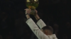 Prachtige beelden: Benzema krijgt grootse ontvangst bij oude club Lyon
