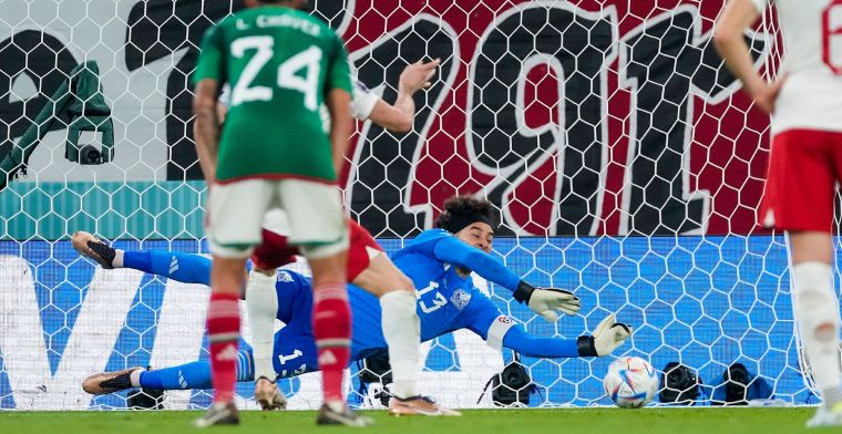 Lewandowski eist met gemiste penalty een hoofdrol op in 0-0 tegen de Mexicanen