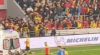 Absurde beelden: keeper van achteren aangevallen met cornervlag in Turkije