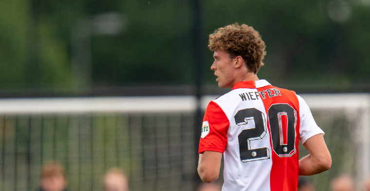 Wieffer bezig aan opmars bij Feyenoord: 'Kreeg vaak een tik, keek te weinig'