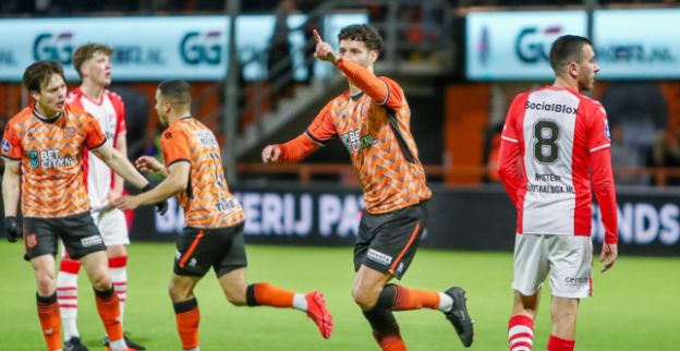 FC Volendam draait degradatiekraker om en doet uitstekende zaken op de  ranglijst - Voetbalprimeur