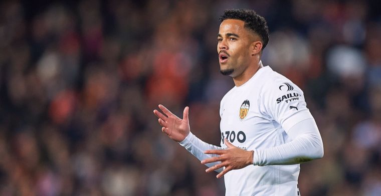 Kluivert over vroeg Ajax-vertrek: 'Soms kan ik mezelf voor m'n hoofd slaan'