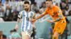 FIFA deelt unieke beelden van Weghorst- en Messi-clash: 'Dat is respectloos'