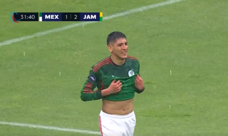 Ongelukkig eigen doelpunt Álvarez, Ajax-teamgenoot Sánchez maakt geen indruk