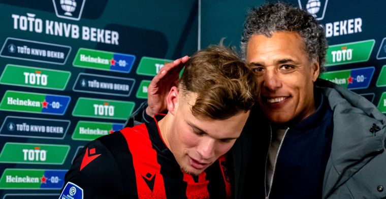 'Van Hooijdonk prijkt op scoutingslijstjes en kan in voetsporen van vader treden'