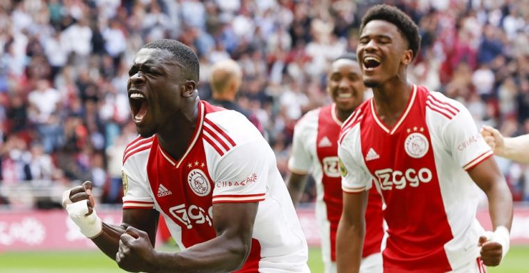 Ajax blaast strijd om tweede plaats nieuw leven in met ruime zege op Utrecht
