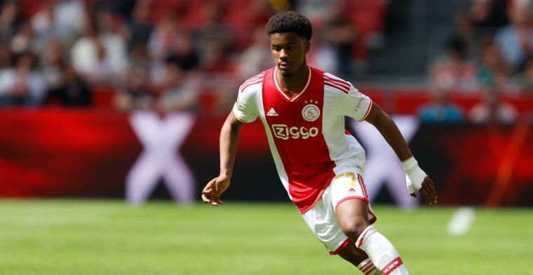 'Megatalent' Ajax ontvangt lof: 'Hij is al twee klassen beter dan Bassey'