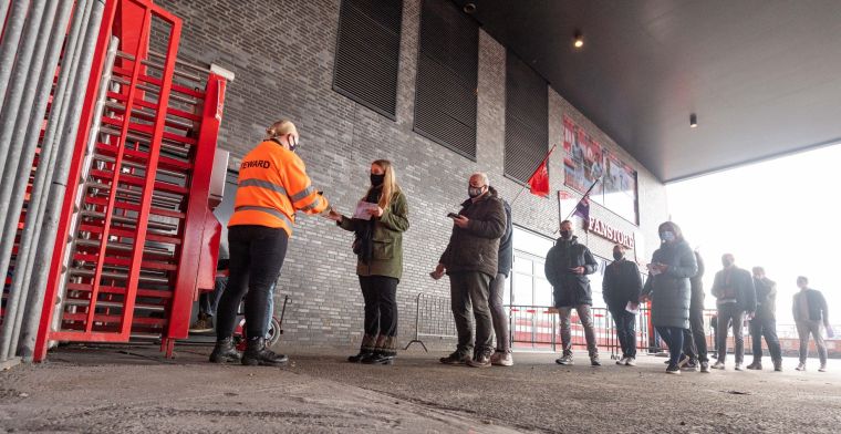 Nieuw systeem moet hooligans uit stadions weren: KNVB bestudeert het plan