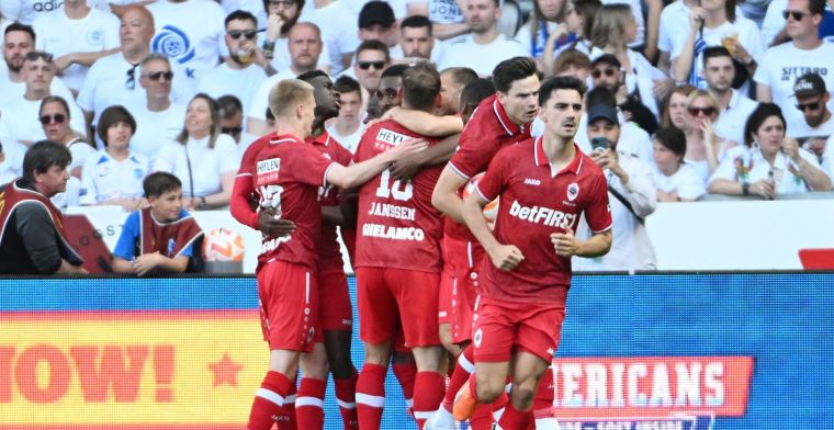 Absoluut ongekend: Antwerp kampioen door goal in blessuretijd van Alderweireld