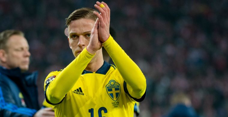 Karlsson laat zich gelden bij Zweden: AZ-aanvaller maakt twee doelpunten 